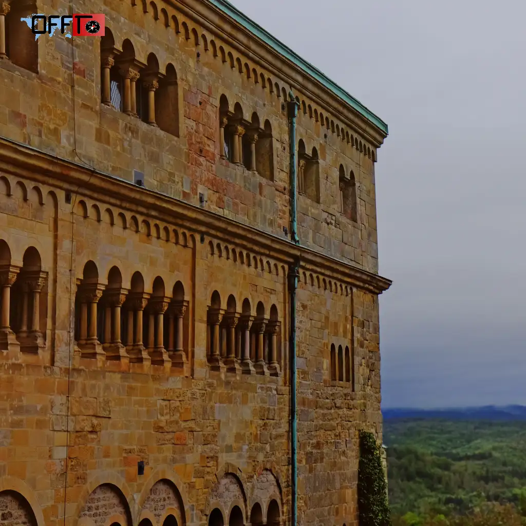 What is Chanderi Fort Famous For (Why Visit)