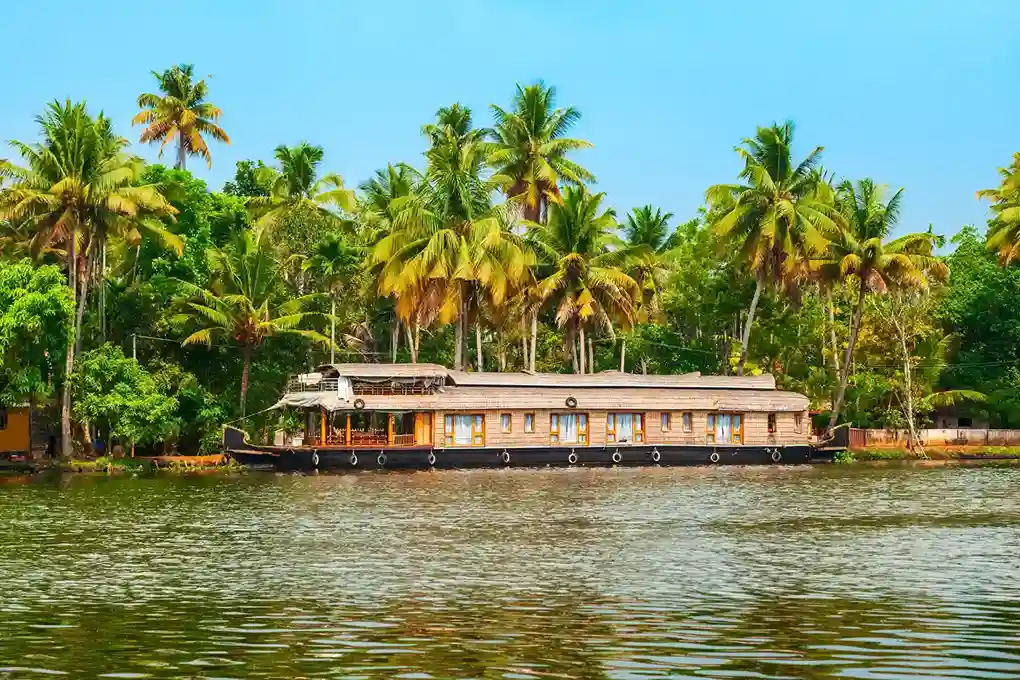 Where is Alappuzha & Why Visit
